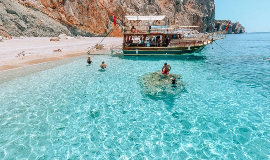 Cennet Köşesi: Adrasan Sulu Ada Tekne Turu