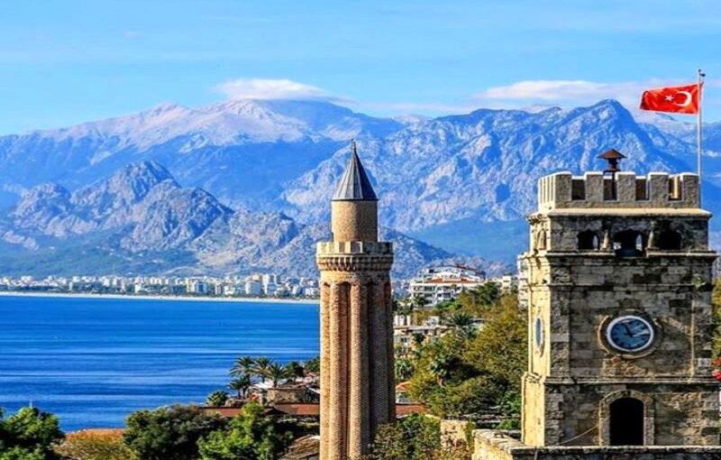 Antalya “Geçmişin İzinde: Kaleiçi Yürüyüş Turu”